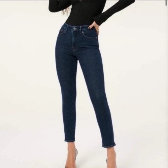 GOOD AMERICAN Good Legs Crop Jean in Blue 787 Size 6 / 28 Dark Wash. - Picture 1 of 7